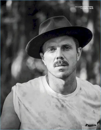 Jake Shears adopte le style éclectique pour Out Shoot