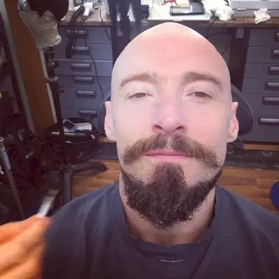 Hugh Jackman diventa calvo per il ruolo di 'Pan' nei panni di Barbanera