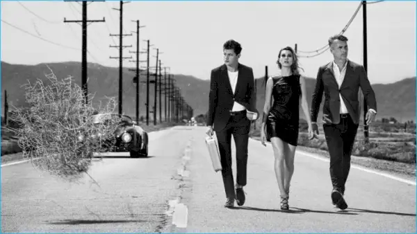 Tye Sheridan blir redaksjonell med Hailey Baldwin og John Pearson for Esquire