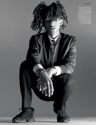 Jaden Smith pozira za črno-belo fotografijo v videzu Louis Vuitton jesen 2016, ki ga je poudaril Rick Owens za superge Adidas.
