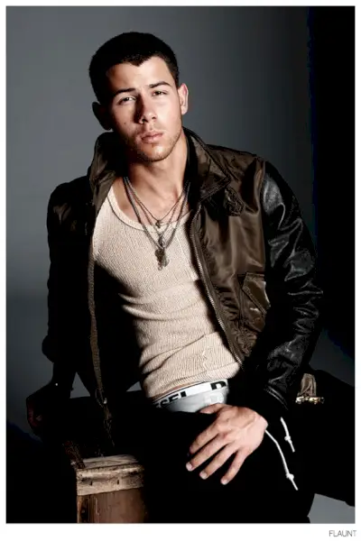 Se flere bilder fra Nick Jonas’ Flaunt Cover Shoot