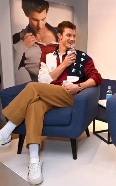 Shawn Mendes Tommy x Shawn Panel