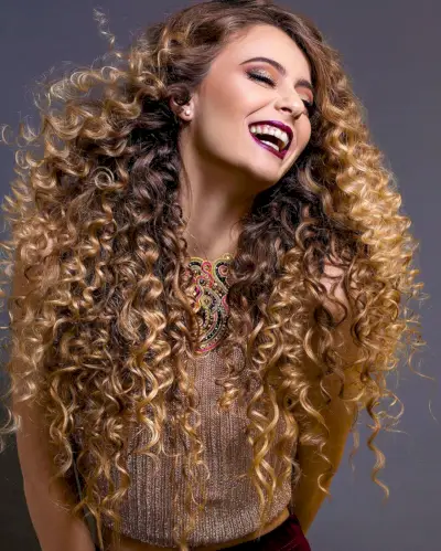 Honey Blonde Curly Strands