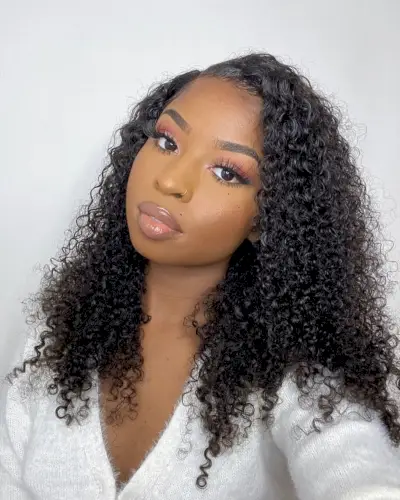 Voluminous curls for black women