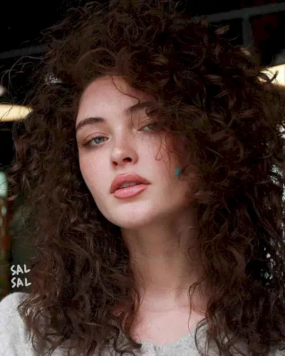 Labākā cirtaini cirtaini frizūra