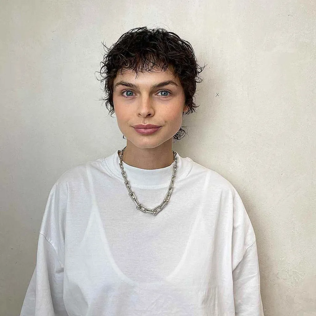 女の子向けベリーショートカーリーボラ' title=