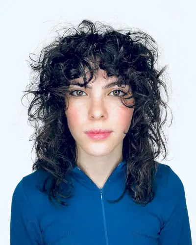 messy curly shag style