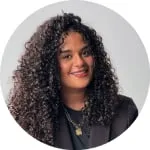 אלכסנדרה פושאר' title=