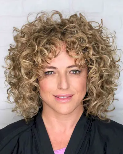 Curly Curtain Fringe on a Lob