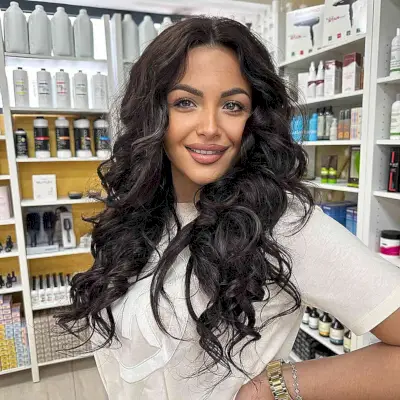 61 lockige Frisuren, so dass lange Haare von Natur aus unglaublich erscheint