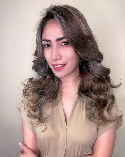 Long Side Fringe with Layers for Oval Face Shapes