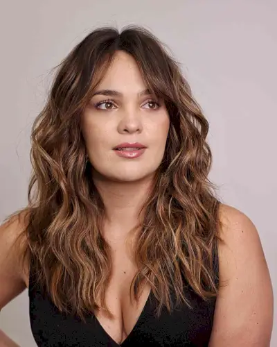 Mid-Length Wavy Curls for Square Face Shapes