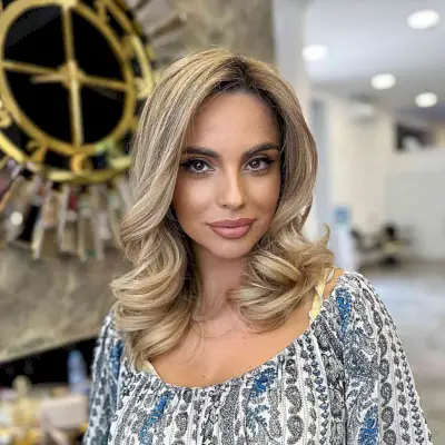 Perfect Curls for Shoulder-Length Hair and Oval Faces