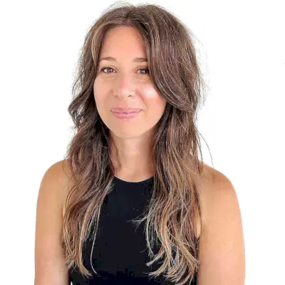 Textured Layers with an Oval Face Frame