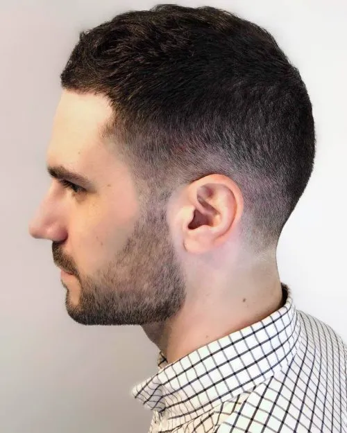 16 geweldige lage kale fade-kapsels voor mannen' title=