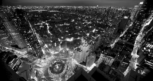 Hugo Boss collabore avec l'artiste Marco Brambilla pour un nouveau magasin phare à New York