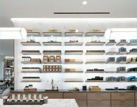 „Nordstrom Mens Store New York“ vyrų priežiūra „Nordstrom Mens Store NYC Naho Kubota“