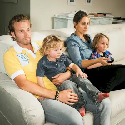 昨年の夏、ニュージャージー州の自宅にいるブラッド・クローニグ、妻ニコール、息子のジェイムソンとハドソン