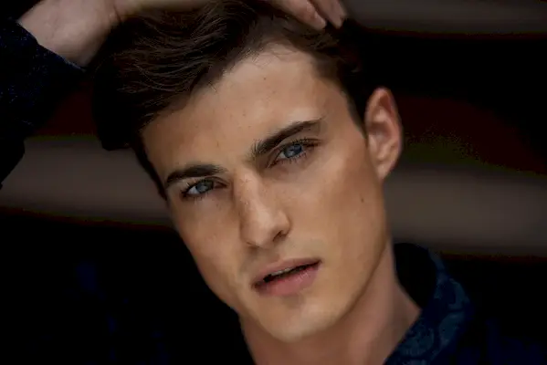 Jack Ellis dans « Fashion Fever »