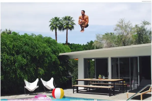 Colin nosí plavky Zara.