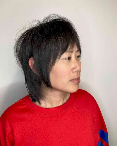 Straight Shaggy Hair with Face-Framing Layers for Fine Hair