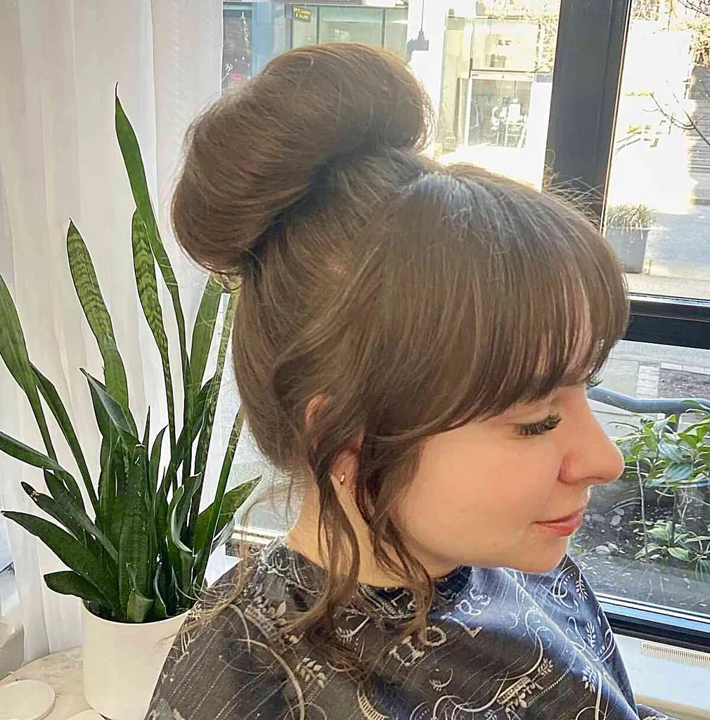 앞머리로 업두 스타일을 연출하는 25가지 멋진 방법' title=