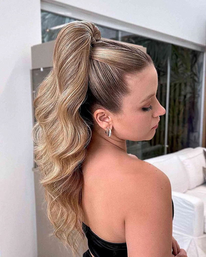 28 de updos-uri formale superbe de care te vei îndrăgosti' title=