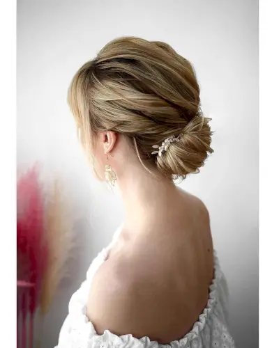 must-try messy bun wedding updo