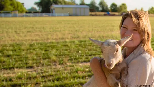 Srečna odvračanje: kozja joga postane zakonit pojav