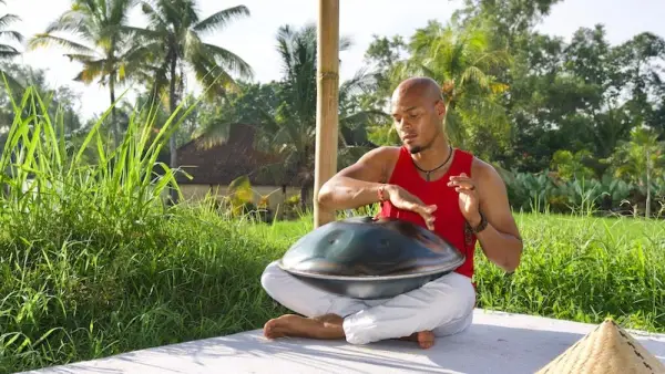 Tyrone Beverly, singing bowl