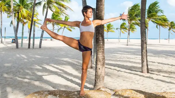 Paige segurou, o que está na sua bolsa de ioga?