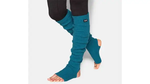 5 Möglichkeiten, Beinwärmer für kühle Morgen Yoga zu tragen