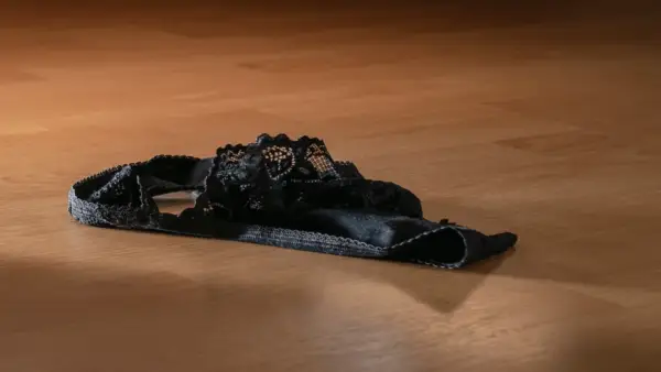 Prawie 1 na 5 uczniów idzie komandos w jodze. Brak osądu tutaj