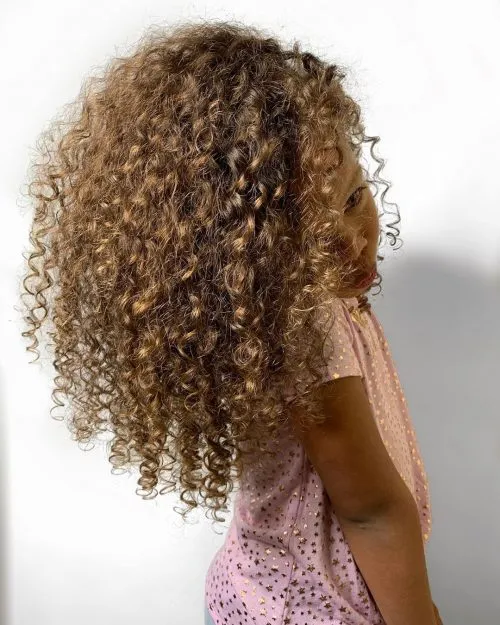 שיער מקורזל חצי מתולתל עם פוני לילדות' title=