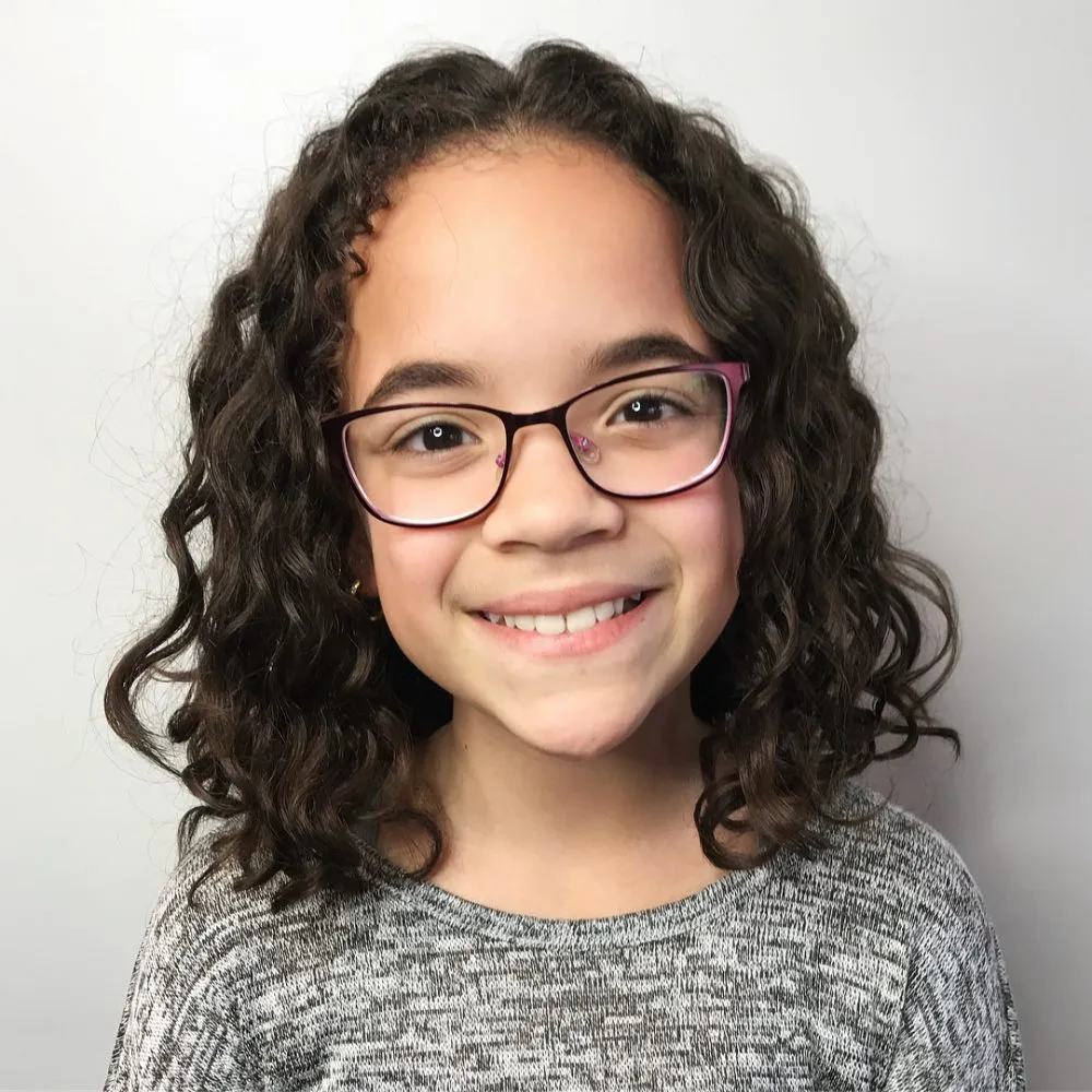 Prispôsobený účes Curls' title=