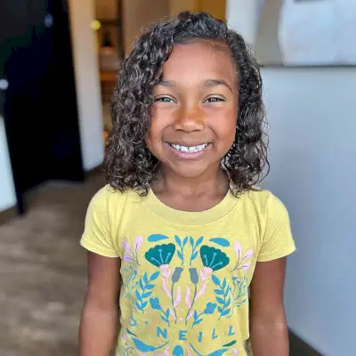 Skaistākā sieviešu čokurošana -meitene, jauns zēns