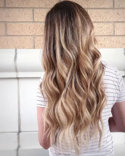 light brown hair with blonde highlights