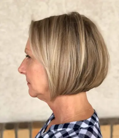 Modern chunky blonde highlights for women over 50