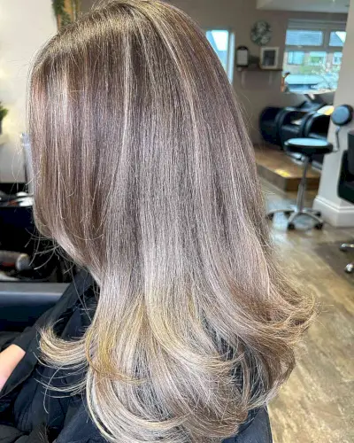 Lived-in Mushroom Bronde Balayage with Straight Medium Layers