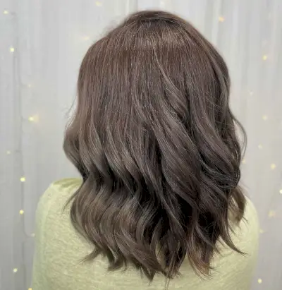 Mushroom brown for medium-length hair