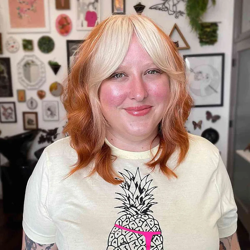 שיער נחושת עם פוני בלונד רעיון צבע שיער' title=