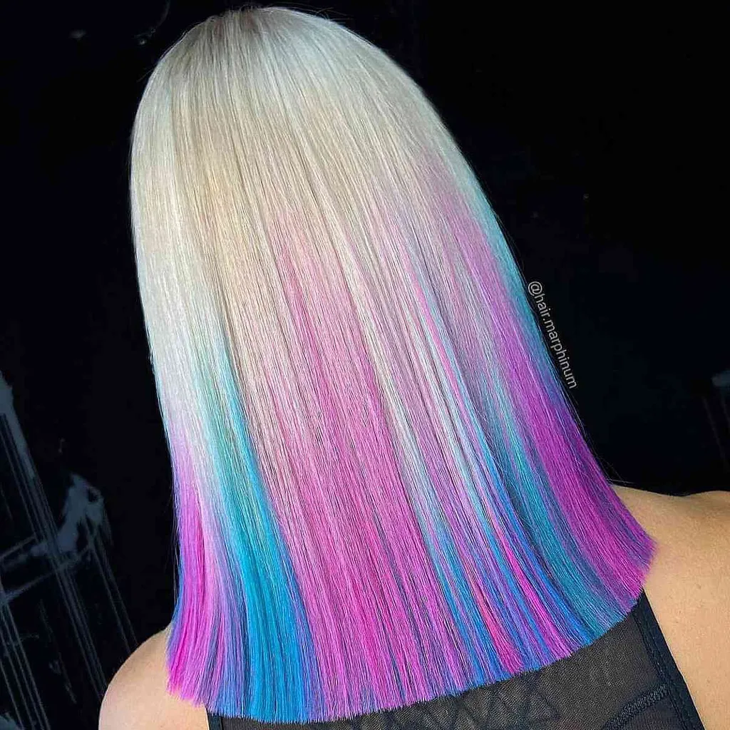 Unicorn Ombre עם שורשים לבנים רעיונות לצבע שיער' title=