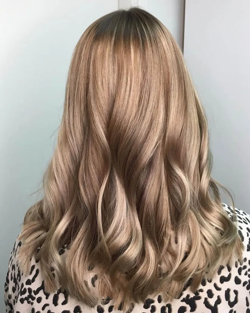 Sandy zlatohnedá' title=