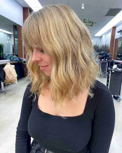 Adorable & Chic Mid-Length Wavy Lob with Blonde Balayage