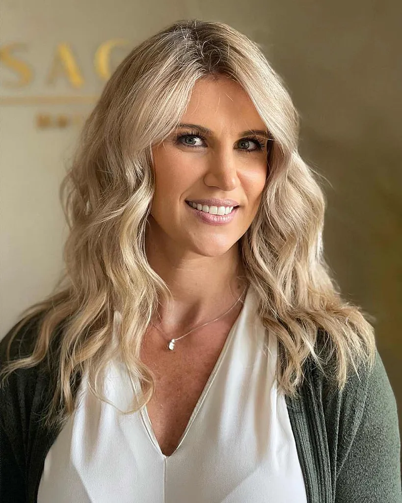 zlatá blond s blond korienkami tieňa' title=