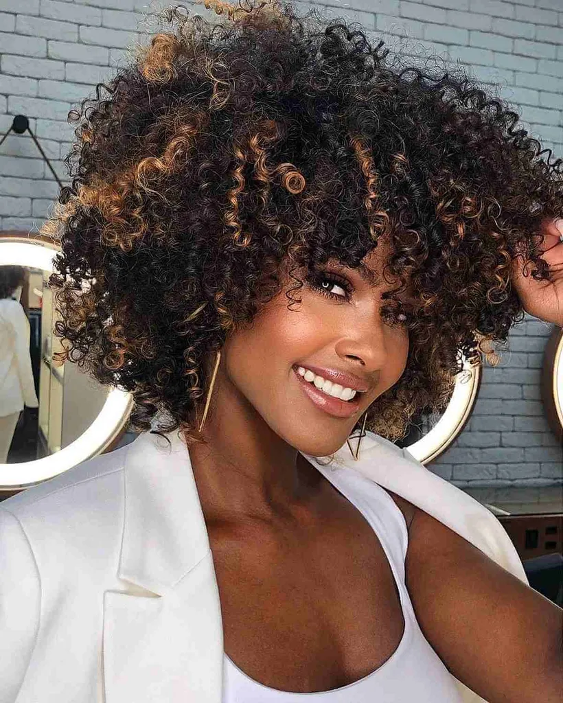 Krullende chocoladebruine balayage' title=