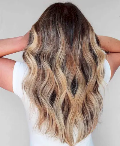 Sexy Bronde Balayage with Dark Roots