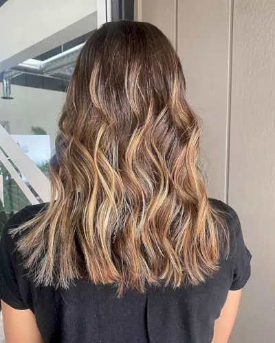 Caramel Bronde Balayage Highlights for Mid-Length Haircut