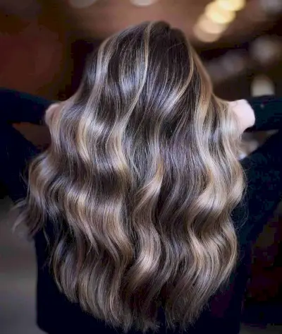 Tousled Chocolate Hair with Blonde Highlights
