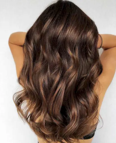 Sexy & Low-Maintenance Dark Brunette Balayage Hair Color